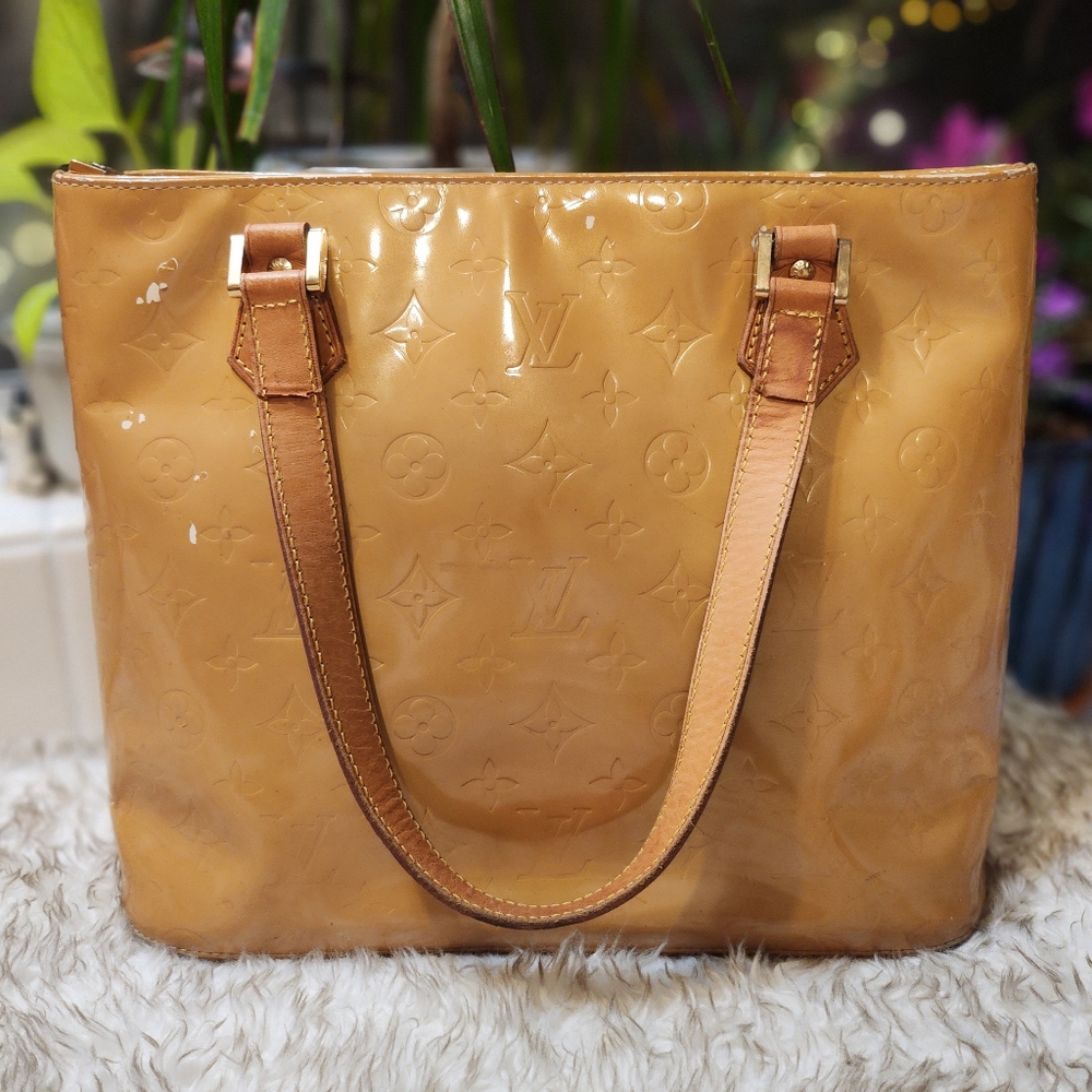 w/ C.O.A!! Authentic Louis Vuitton Houston Monogram Vernis Beige Yellow Gold Bag
